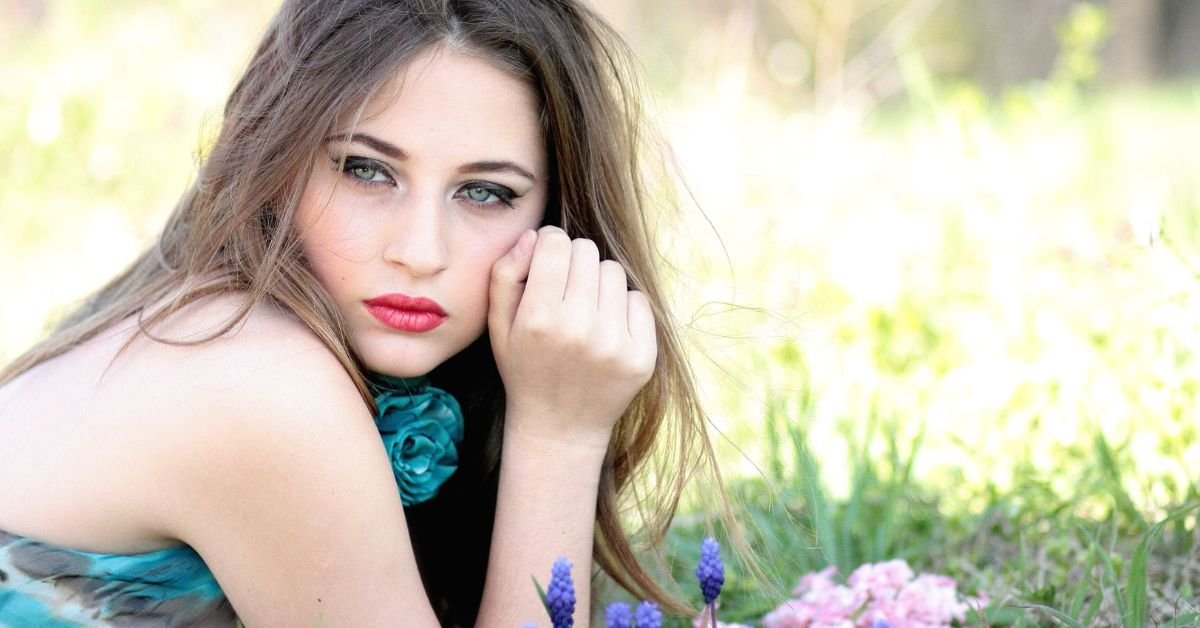 khubsurti ki tareef shayari  in Hindi