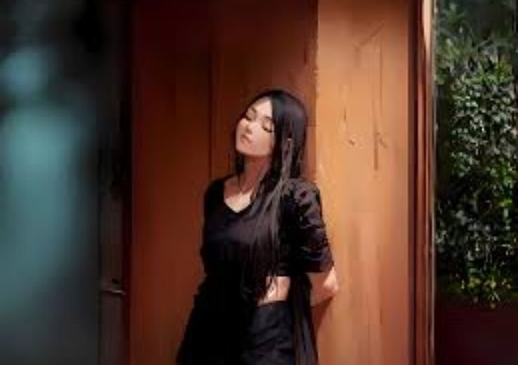 Kaali Saree Ka Jadoo Shayari